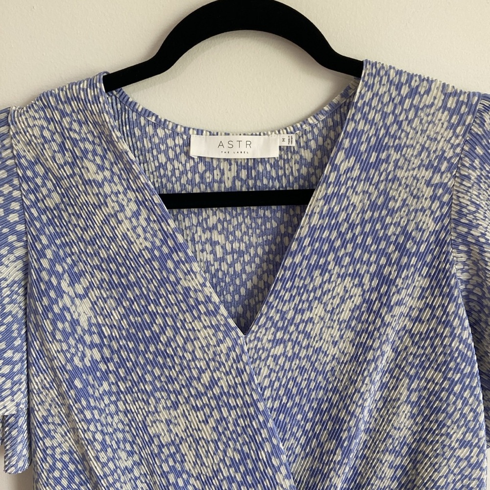 ASTR the Label Short Sleeve Plisse Top SIZE M - Picture 5 of 11